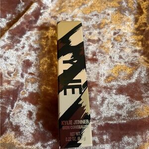 Kylie Jenner Skin Concealer